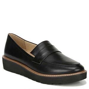 :Price Firm: Naturalizer Adiline Leather Loafer in Black